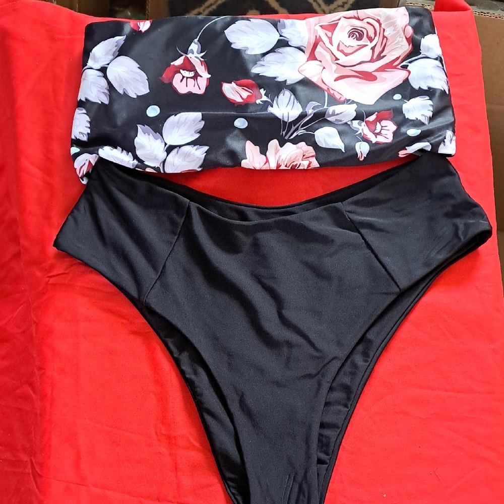 Floral Black Women's Swimwear Set